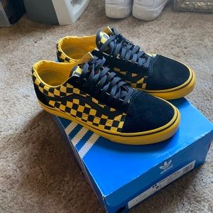Old school vans yellow and black